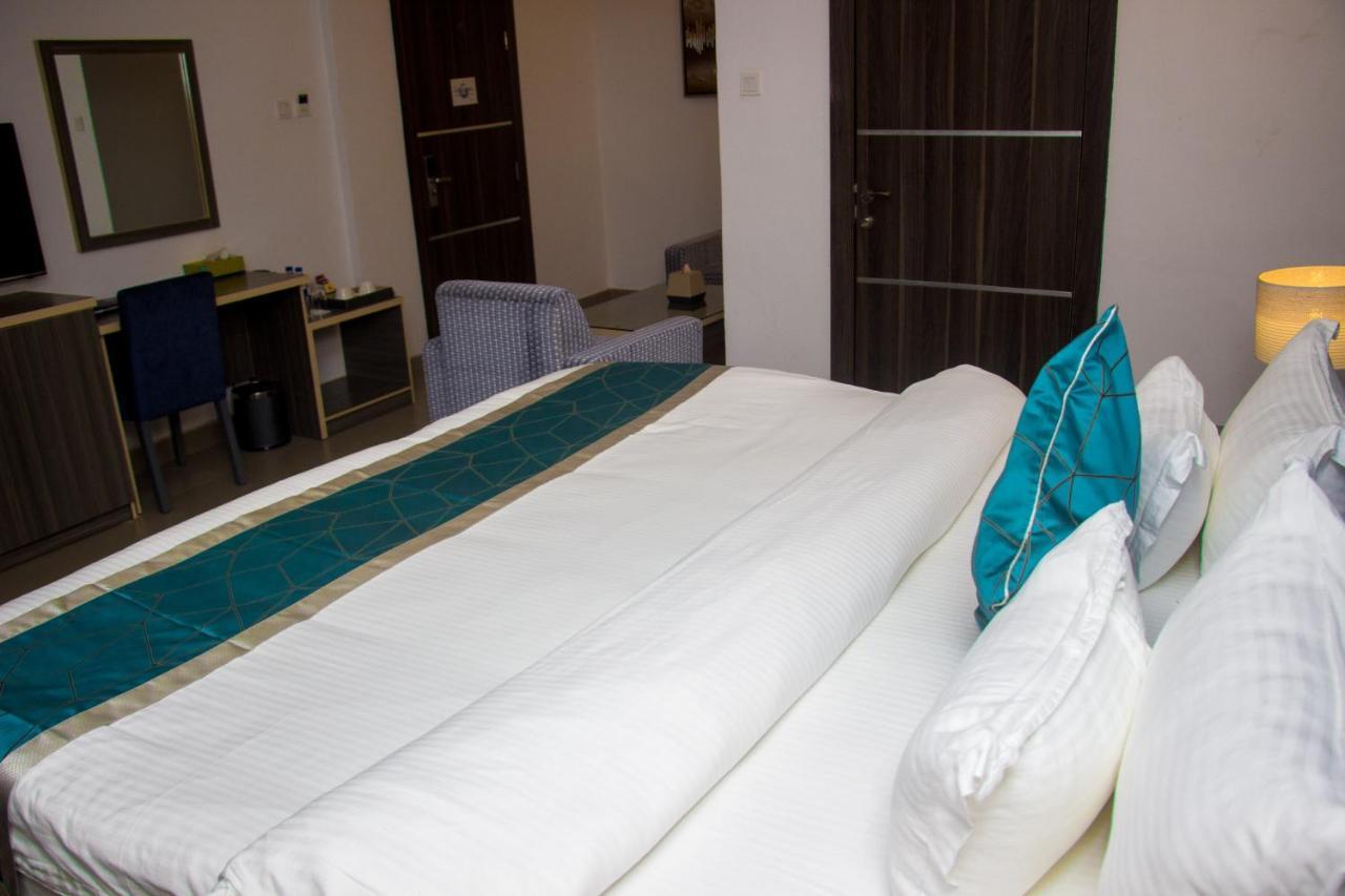 Riviera Suites Lagos Exterior foto